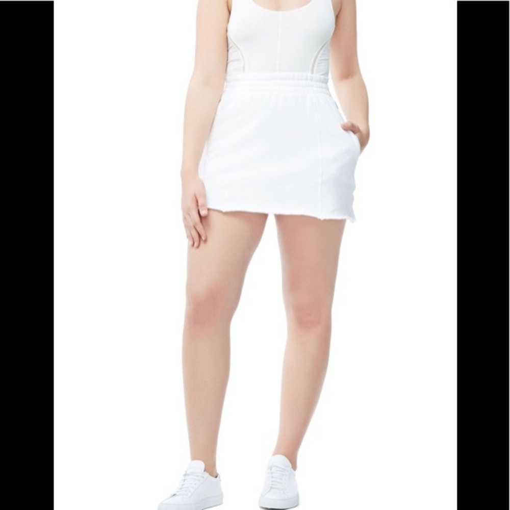 Good American 6 (3X) hi waist white sweat skirt